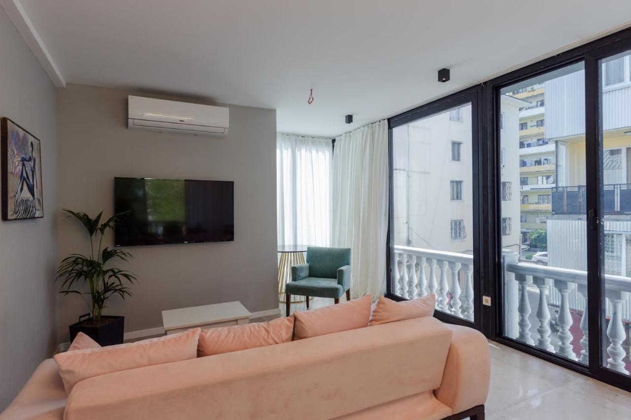 Hotel Lifetime บาทูมิ ภายนอก รูปภาพ